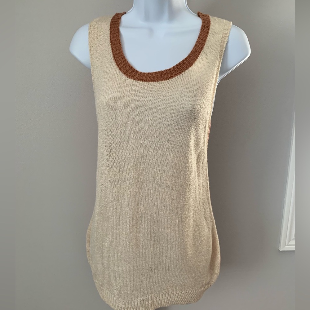 Blu Pepper Sleeveless Knit Top